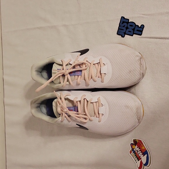 Nike  size 8.5 WMNS Revolution 6 NN PRM Running Shoes White Women  D09475-100 - Picture 2 of 16